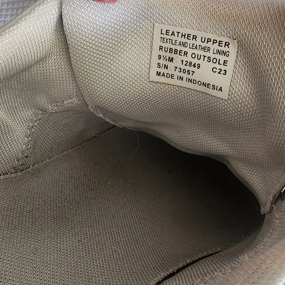 Tory Burch White Leather Sneakers with Low-Top Design some scratch